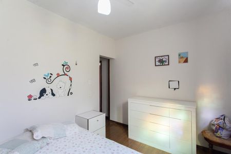 Casa à venda com 239m², 4 quartos e 4 vagas Casa à venda com 239m², 4 quartos e 4 vagasQuarto 1