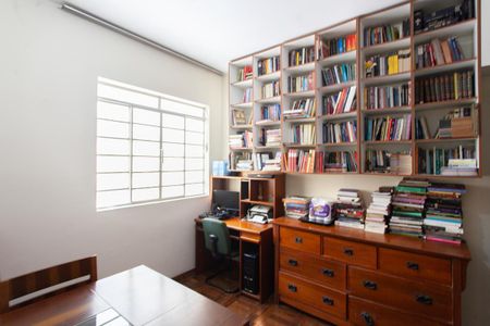 Casa à venda com 239m², 4 quartos e 4 vagas Casa à venda com 239m², 4 quartos e 4 vagasQuarto 3