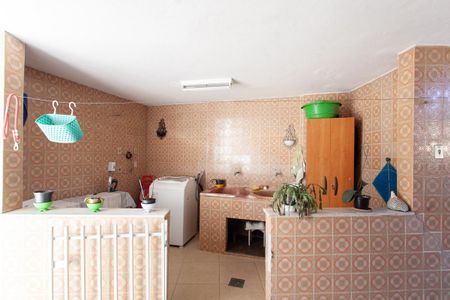 Casa à venda com 239m², 4 quartos e 4 vagas Casa à venda com 239m², 4 quartos e 4 vagasÁrea de Serviço