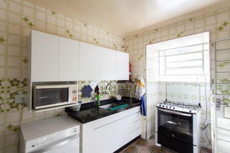 Casa à venda com 239m², 4 quartos e 4 vagas Casa à venda com 239m², 4 quartos e 4 vagasCozinha