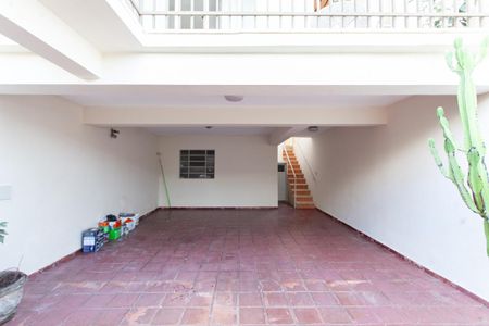 Casa à venda com 239m², 4 quartos e 4 vagas Casa à venda com 239m², 4 quartos e 4 vagasGaragem