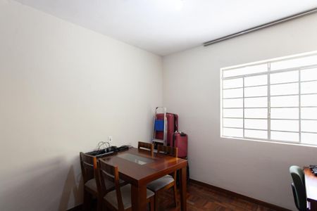 Casa à venda com 239m², 4 quartos e 4 vagas Casa à venda com 239m², 4 quartos e 4 vagasQuarto 3