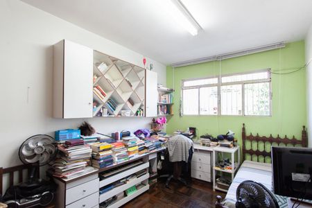 Casa à venda com 239m², 4 quartos e 4 vagas Casa à venda com 239m², 4 quartos e 4 vagasQuarto 2