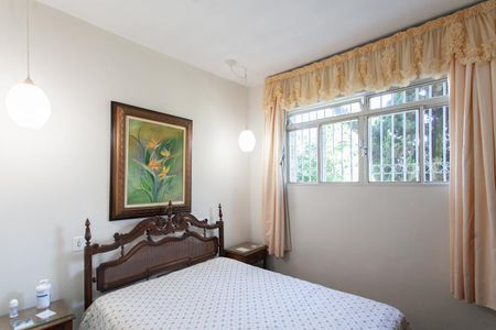 Casa à venda com 239m², 4 quartos e 4 vagas Casa à venda com 239m², 4 quartos e 4 vagasSuíte