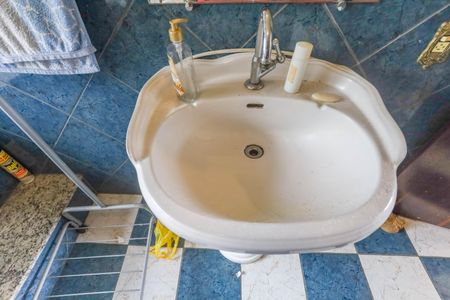 Casa de condomínio para alugar com 700m², 3 quartos e 3 vagas Casa de condomínio para alugar com 700m², 3 quartos e 3 vagasBanheiro da suíte 2