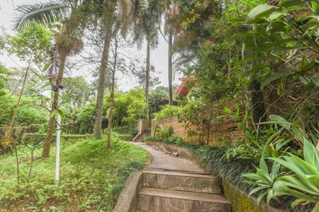 Casa de condomínio para alugar com 700m², 3 quartos e 3 vagas Casa de condomínio para alugar com 700m², 3 quartos e 3 vagasJardim