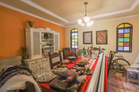 Casa de condomínio para alugar com 700m², 3 quartos e 3 vagas Casa de condomínio para alugar com 700m², 3 quartos e 3 vagasSala de jantar