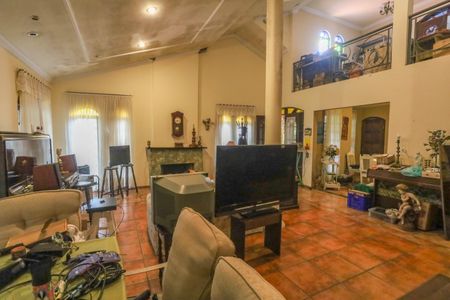 Casa de condomínio para alugar com 700m², 3 quartos e 3 vagas Casa de condomínio para alugar com 700m², 3 quartos e 3 vagasSala