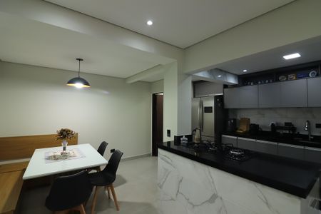 Casa de condomínio à venda com 100m², 3 quartos e 2 vagasSala/Cozinha