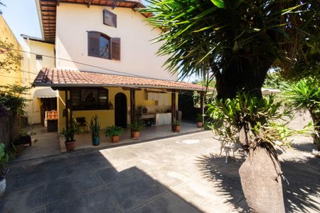 Casa para alugar com 218m², 5 quartos e 3 vagasQuintal e Jardim