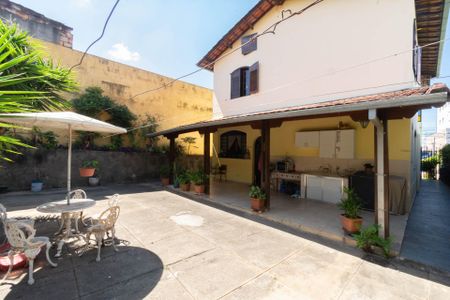 Casa para alugar com 218m², 5 quartos e 3 vagasQuintal e Jardim