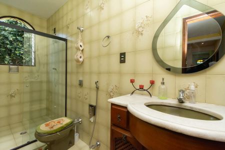 Casa para alugar com 218m², 5 quartos e 3 vagasBanheiro Social 2