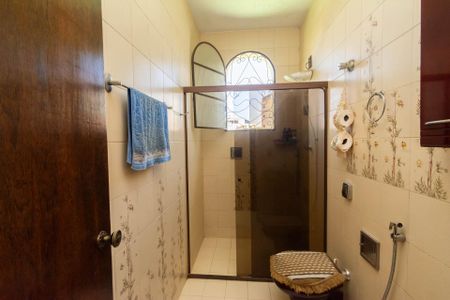 Casa para alugar com 218m², 5 quartos e 3 vagasBanheiro Social 1