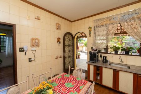 Casa para alugar com 218m², 5 quartos e 3 vagasCozinha