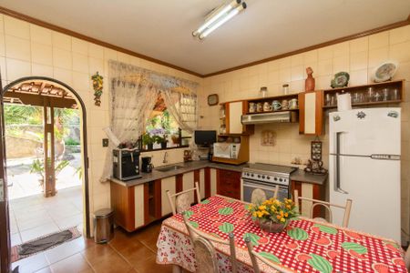 Casa para alugar com 218m², 5 quartos e 3 vagasCozinha