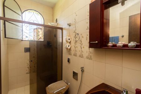 Casa para alugar com 218m², 5 quartos e 3 vagasBanheiro Social 1