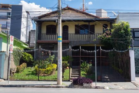 Casa para alugar com 218m², 5 quartos e 3 vagasFachada