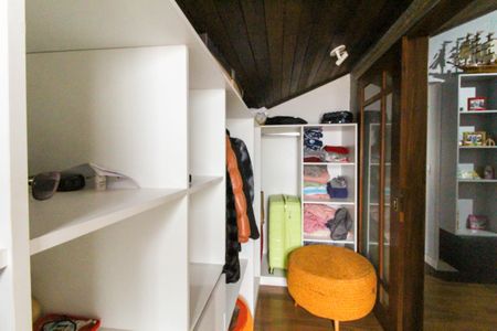Casa para alugar com 110m², 4 quartos e 4 vagas Casa para alugar com 110m², 4 quartos e 4 vagasCloset Suíte