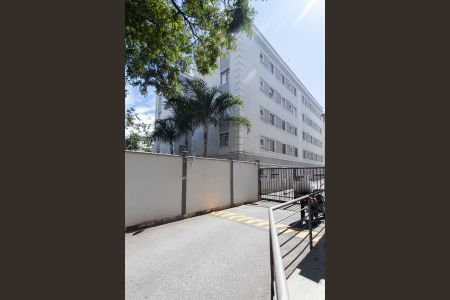 Apartamento à venda com 47m², 2 quartos e 1 vaga Apartamento à venda com 47m², 2 quartos e 1 vagaFachada