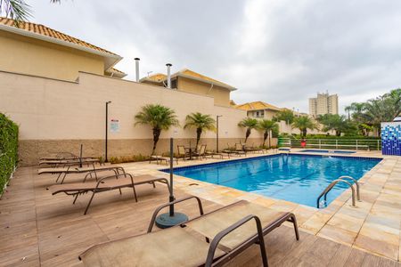 Casa de condomínio à venda com 98m², 3 quartos e 2 vagasÁrea comum - Piscina