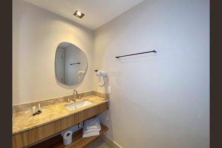 Apartamento à venda com 32m², 1 quarto e sem vagaBanheiro da Suíte