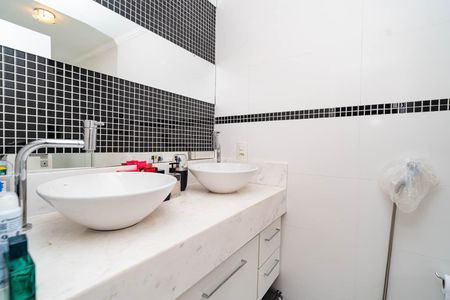 Apartamento à venda com 116m², 3 quartos e 2 vagasBanheiro da Suíte 1