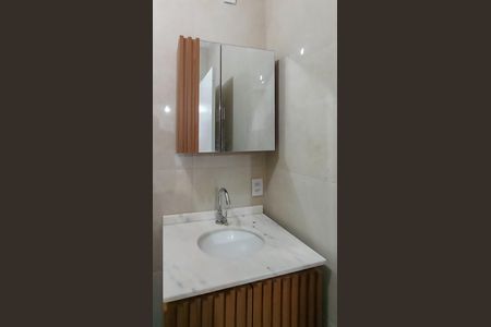 Banheiro Social de apartamento para alugar com 1 quarto, 30m² em Centro Histórico, Porto Alegre
