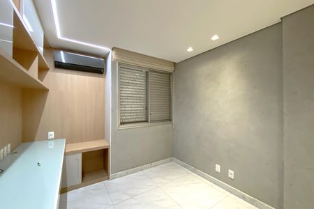 Apartamento à venda com 142m², 4 quartos e 2 vagasQuarto 4