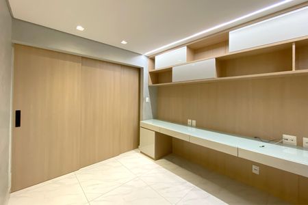 Apartamento à venda com 142m², 4 quartos e 2 vagasQuarto 4