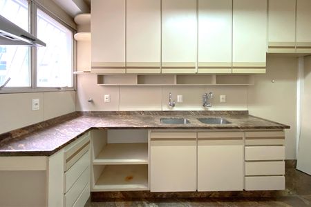 Apartamento à venda com 142m², 4 quartos e 2 vagasCozinha