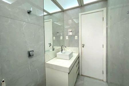 Apartamento à venda com 142m², 4 quartos e 2 vagasBanheiro