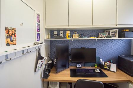 Apartamento à venda com 117m², 3 quartos e 2 vagas Apartamento à venda com 117m², 3 quartos e 2 vagasEscritório