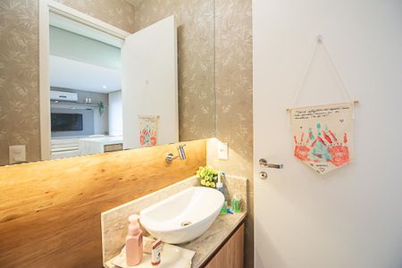 Apartamento à venda com 117m², 3 quartos e 2 vagas Apartamento à venda com 117m², 3 quartos e 2 vagasLavabo