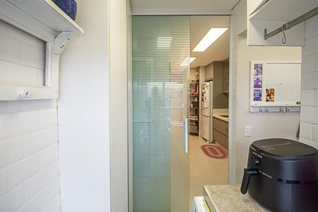 Apartamento à venda com 117m², 3 quartos e 2 vagas Apartamento à venda com 117m², 3 quartos e 2 vagasÁrea de Serviço