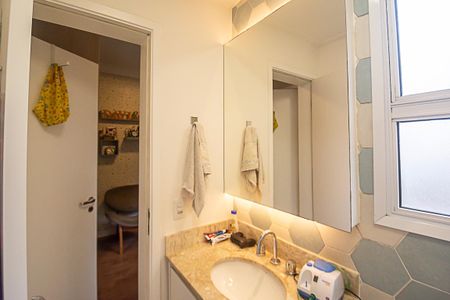 Apartamento à venda com 117m², 3 quartos e 2 vagas Apartamento à venda com 117m², 3 quartos e 2 vagasBanheiro da Suíte