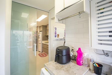 Apartamento à venda com 117m², 3 quartos e 2 vagas Apartamento à venda com 117m², 3 quartos e 2 vagasÁrea de Serviço