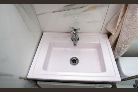 Casa à venda com 158m², 2 quartos e 2 vagasBanheiro