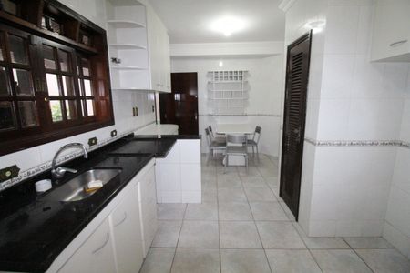 Casa para alugar com 196m², 4 quartos e 4 vagasCozinha