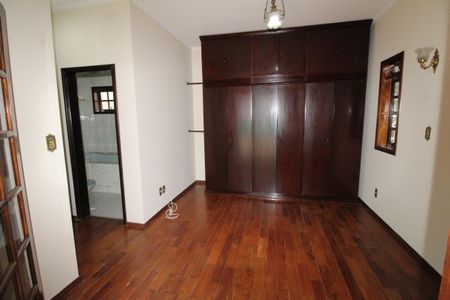 Casa para alugar com 196m², 4 quartos e 4 vagasSuíte 1