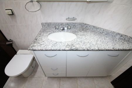 Casa para alugar com 196m², 4 quartos e 4 vagasBanheiro