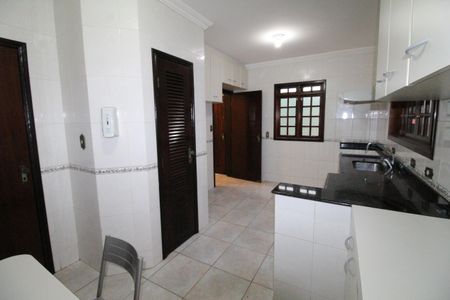 Casa para alugar com 196m², 4 quartos e 4 vagasCozinha