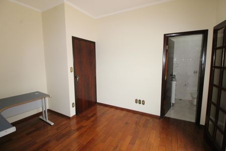 Casa para alugar com 196m², 4 quartos e 4 vagasSuíte 2