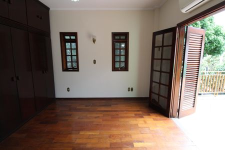 Casa para alugar com 196m², 4 quartos e 4 vagasSuíte 1