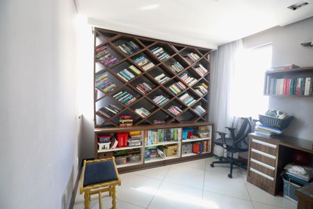 Apartamento para alugar com 167m², 4 quartos e 2 vagas Apartamento para alugar com 167m², 4 quartos e 2 vagasEscritório