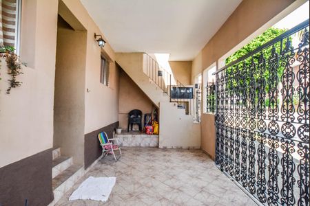 Garagem de casa à venda com 4 quartos, 140m² em Parque Novo Oratório, Santo André