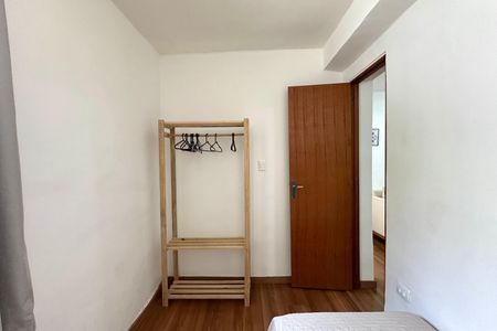 Quarto 01 de apartamento à venda com 2 quartos, 56m² em Jardim Botânico, Rio de Janeiro
