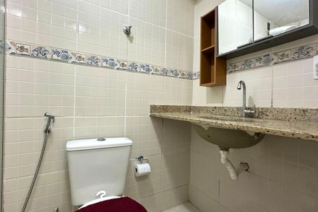 Apartamento à venda com 56m², 2 quartos e 1 vaga Apartamento à venda com 56m², 2 quartos e 1 vagaBanheiro