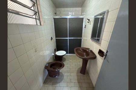 Casa para alugar com 300m², 4 quartos e 2 vagasBanheiro 1