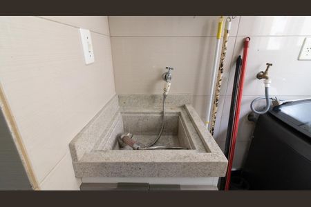 Apartamento à venda com 65m², 3 quartos e 1 vagaÁrea de Serviço