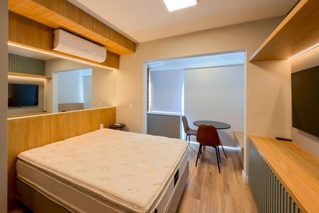 Studio à venda com 28m², 1 quarto e sem vagaPersianas